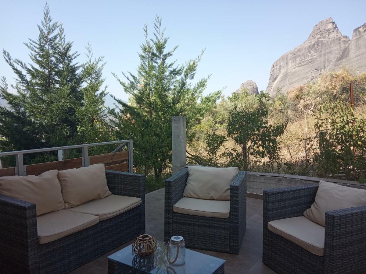 Villa Under Meteora กาลัมปากา ภายนอก รูปภาพ